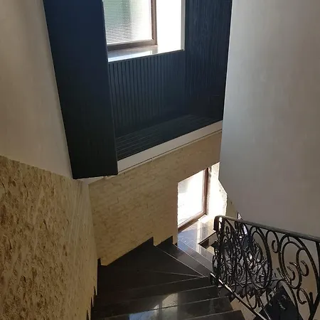 Πανσιόν Casa Lipianu 3*