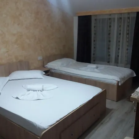 Casa Lipianu Πανσιόν 3*